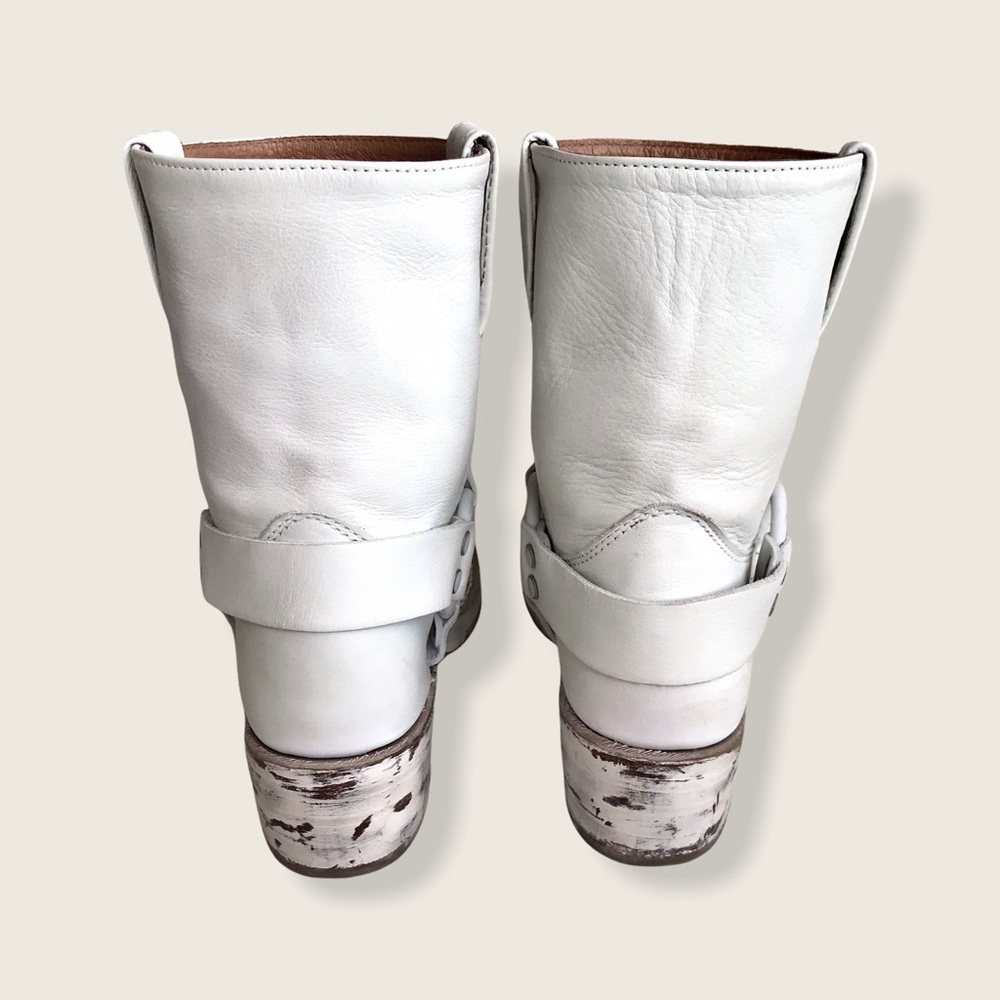Frye Harness 8R White Distressed Cowboy Calf Boots - Picture 14 of 16